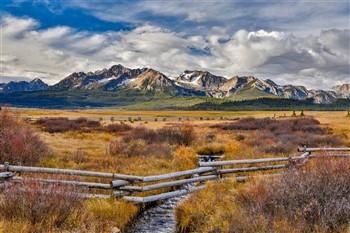 2024044 Idaho's Resorts & Rivers