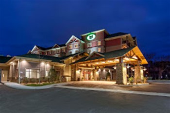 2023143 Holly Dolly Christmas in Pigeon Forge