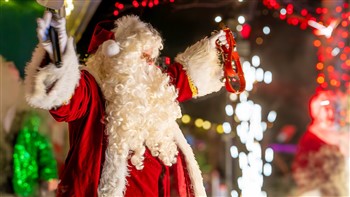 2025138 Grand Illumination at Peddlers Village